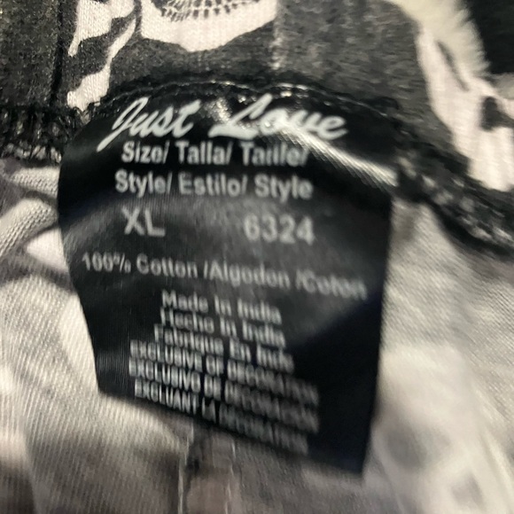 black and white skull pj pants - Picture 2 of 2